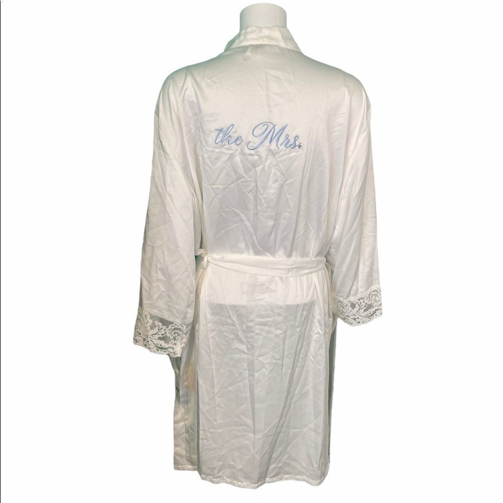 SECRET TREASURES The Mrs.White Satin Robe.Size 2X